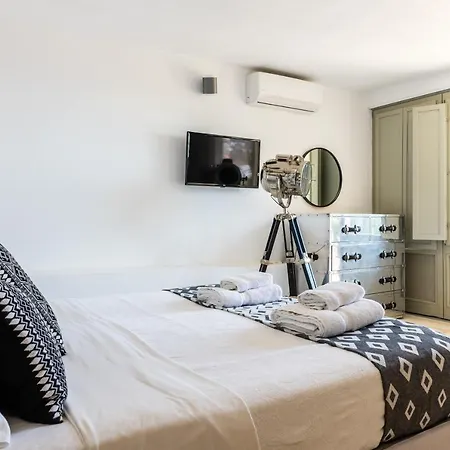 Lilium I Villa *